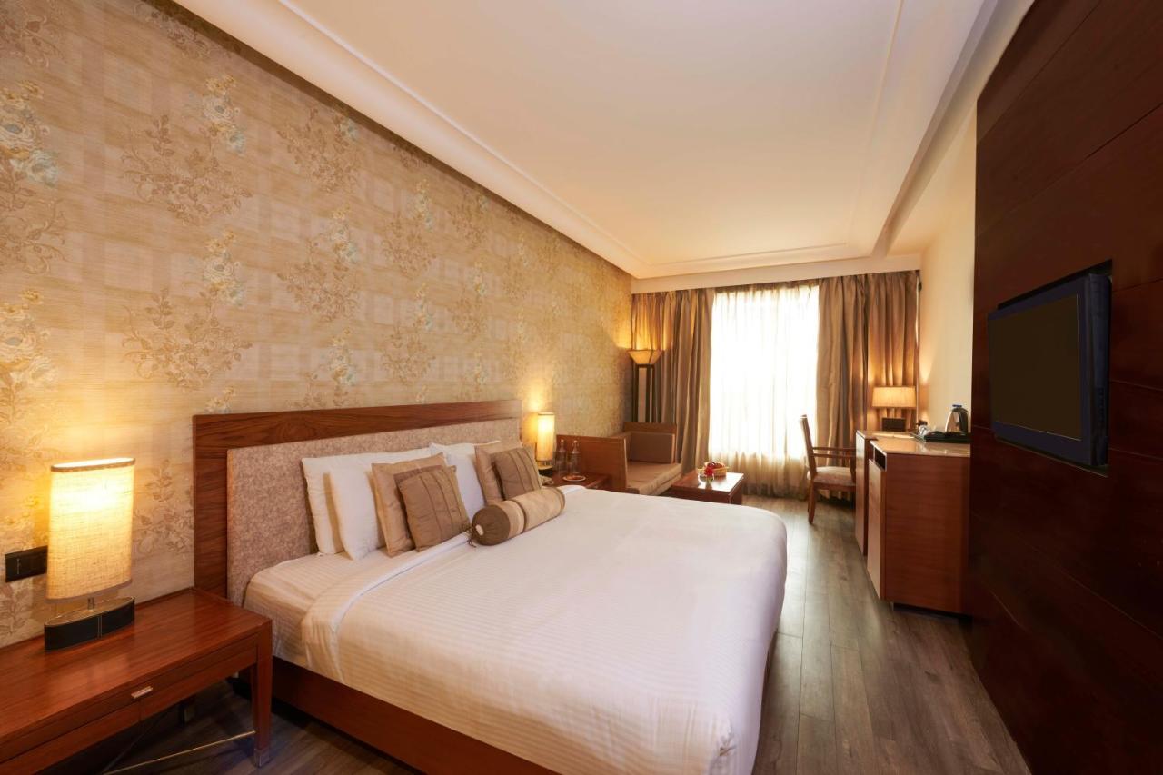 The Galgotias Hotel Gurugram Gurgaon Extérieur photo