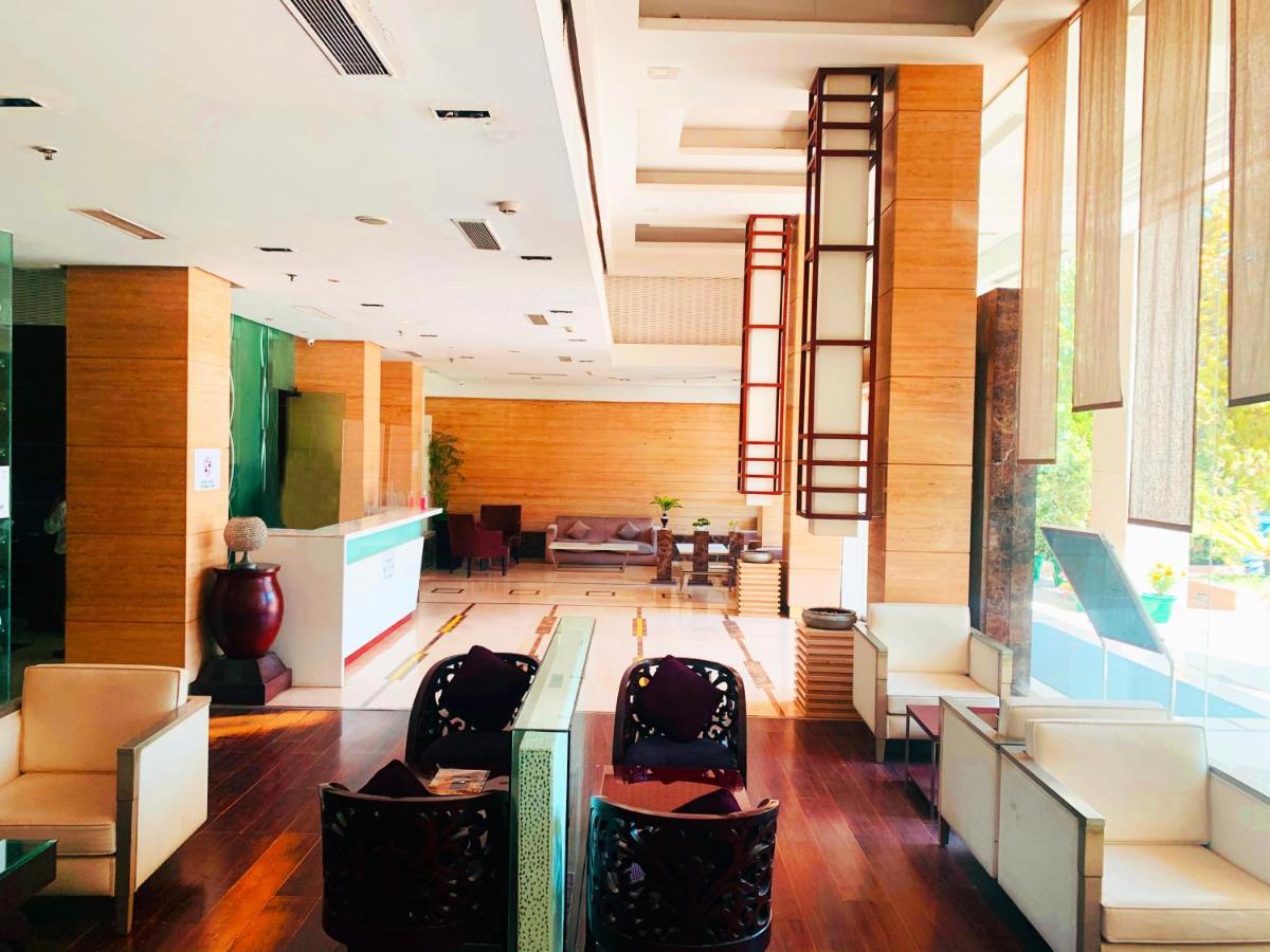 The Galgotias Hotel Gurugram Gurgaon Extérieur photo
