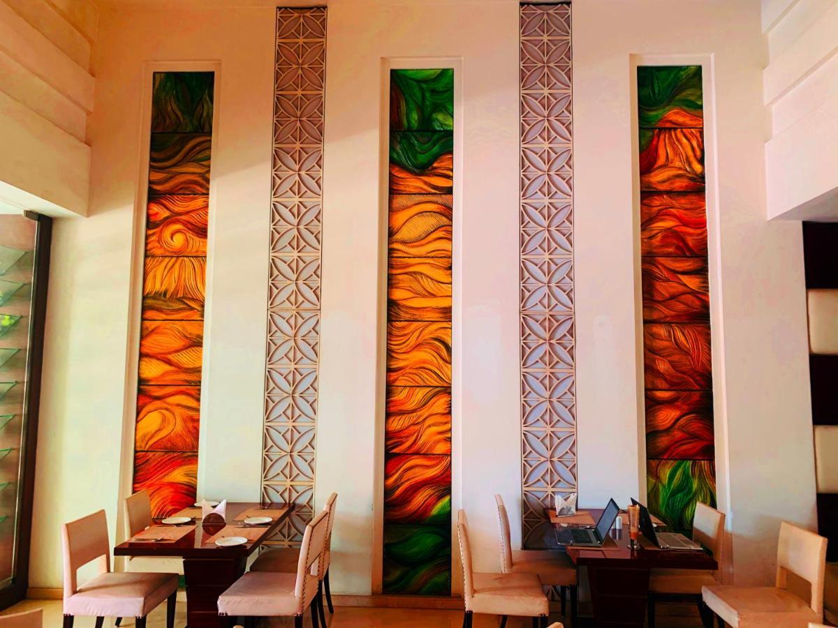 The Galgotias Hotel Gurugram Gurgaon Extérieur photo