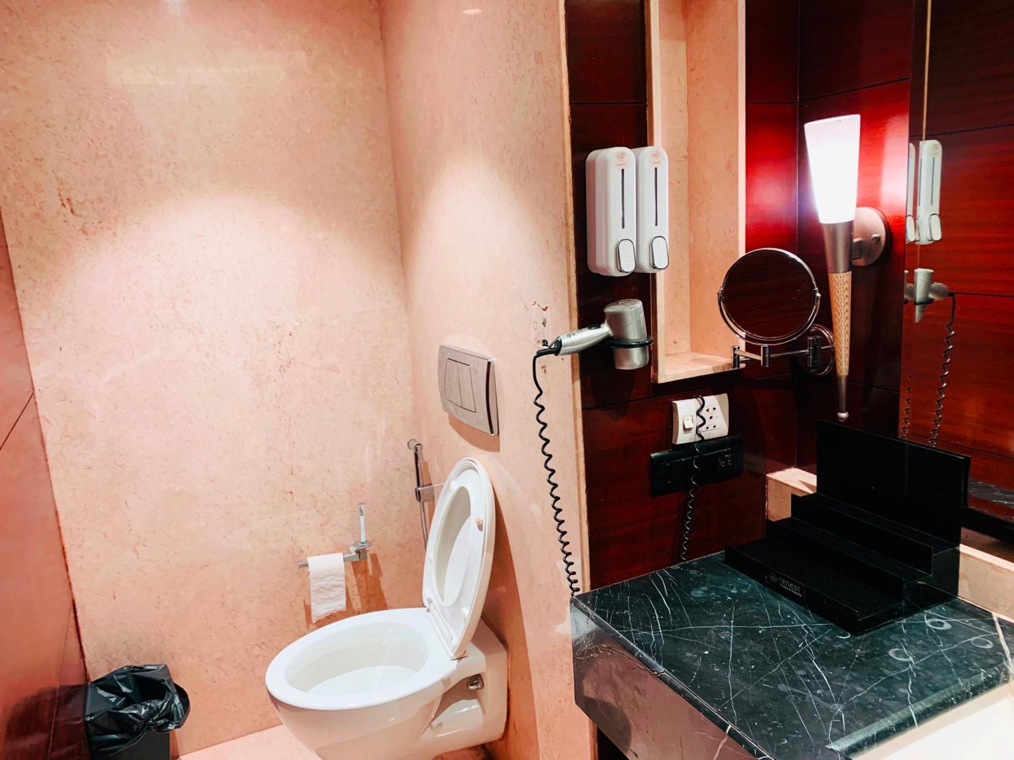 The Galgotias Hotel Gurugram Gurgaon Extérieur photo