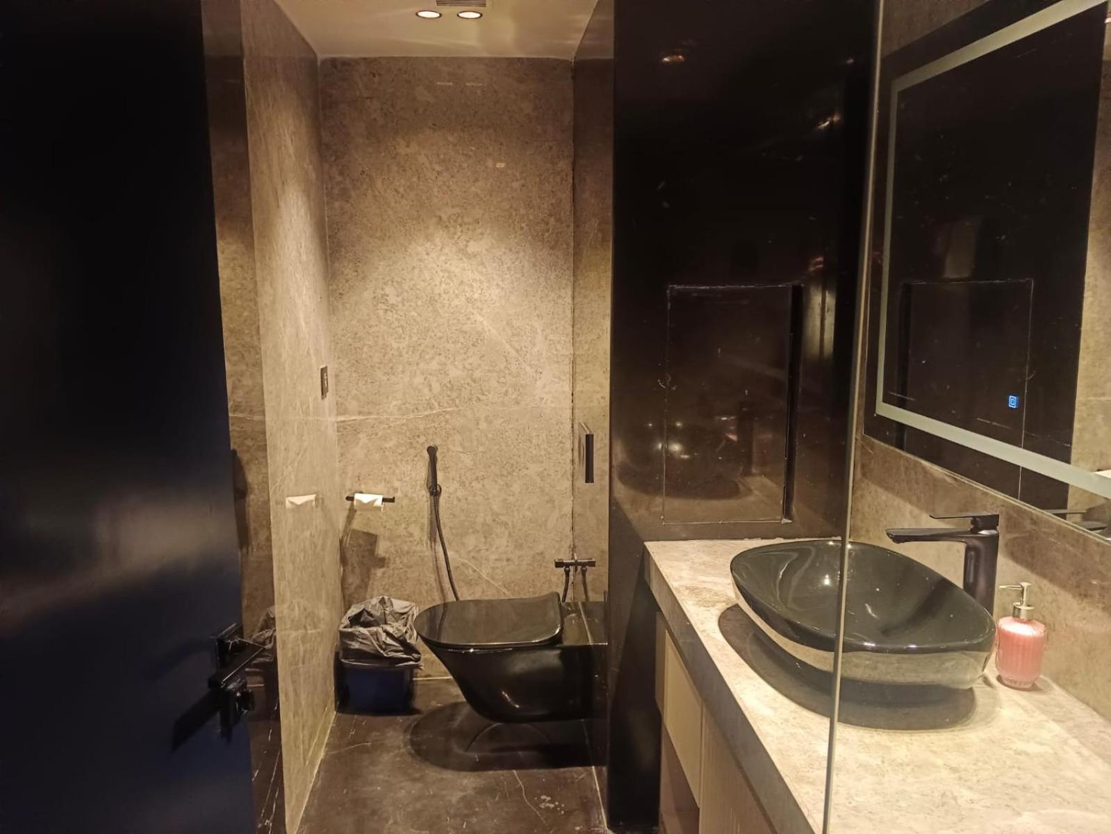 The Galgotias Hotel Gurugram Gurgaon Extérieur photo